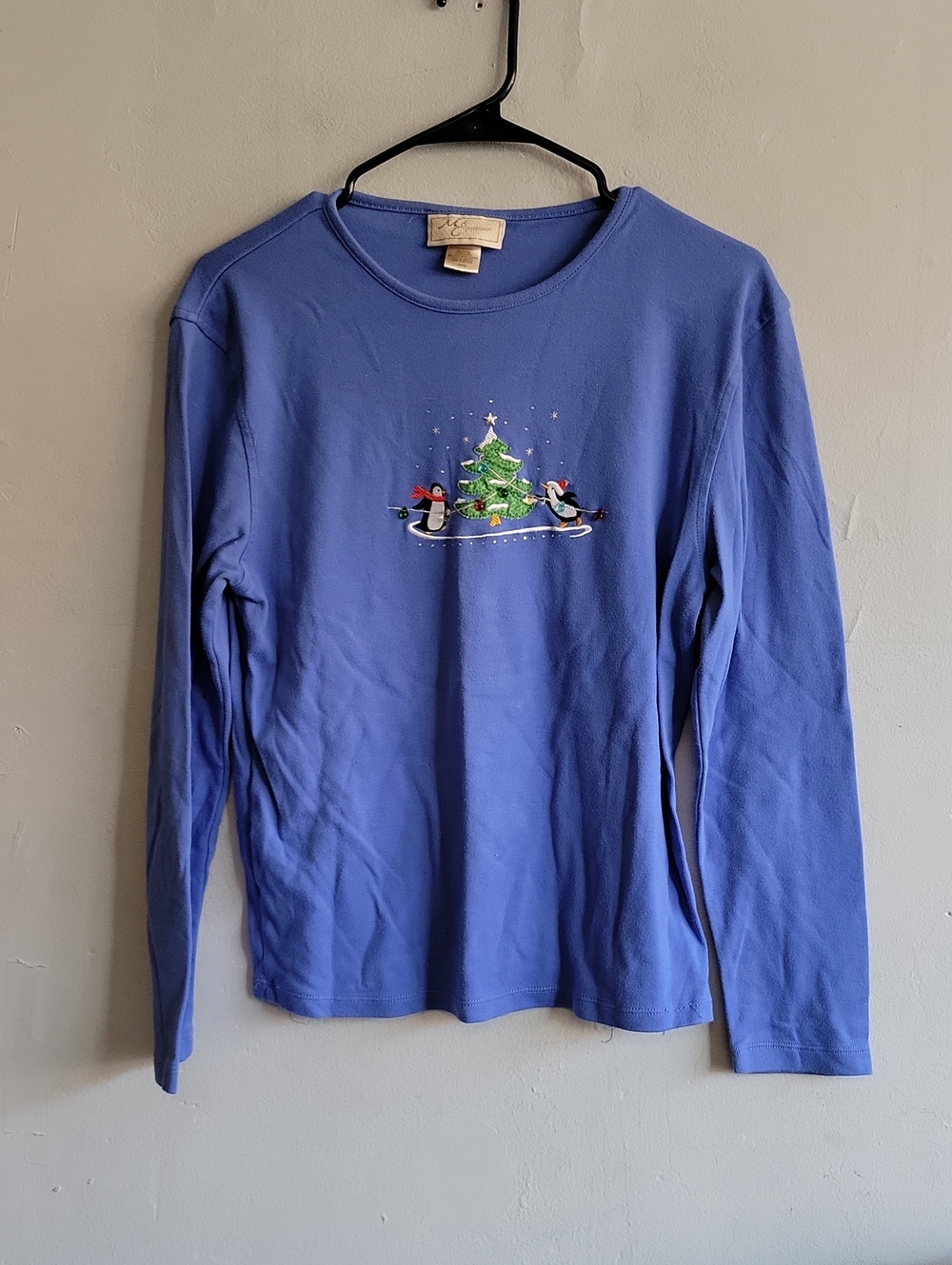 Women's large blue long sleeve Christmas themed tee t-shirt w/penguins